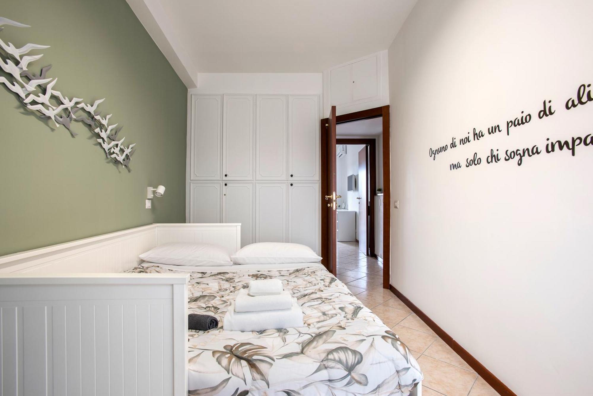 Stylish & Cozy - 5 Star Location- Balcony - City View โรม ภายนอก รูปภาพ