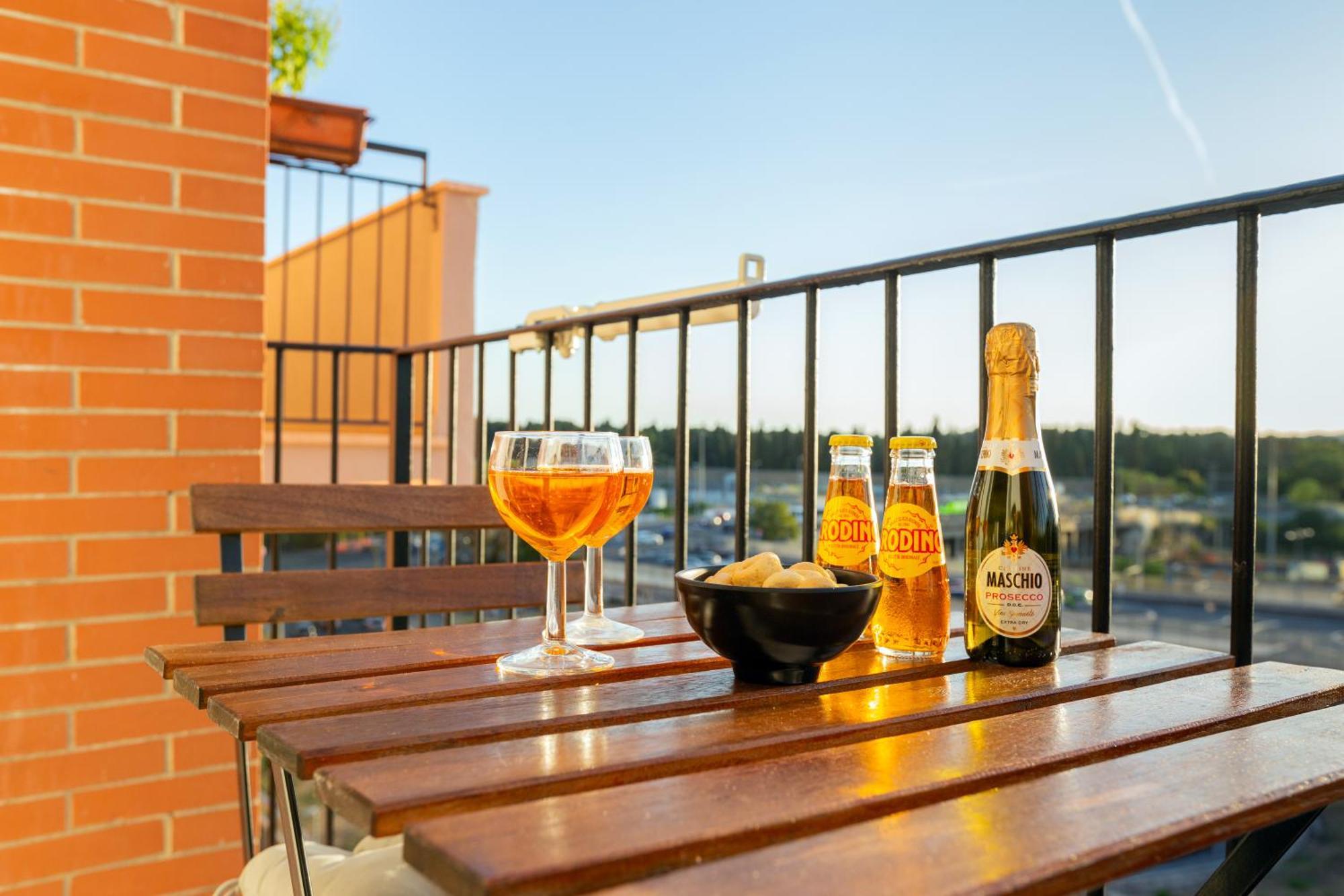 Stylish & Cozy - 5 Star Location- Balcony - City View โรม ภายนอก รูปภาพ