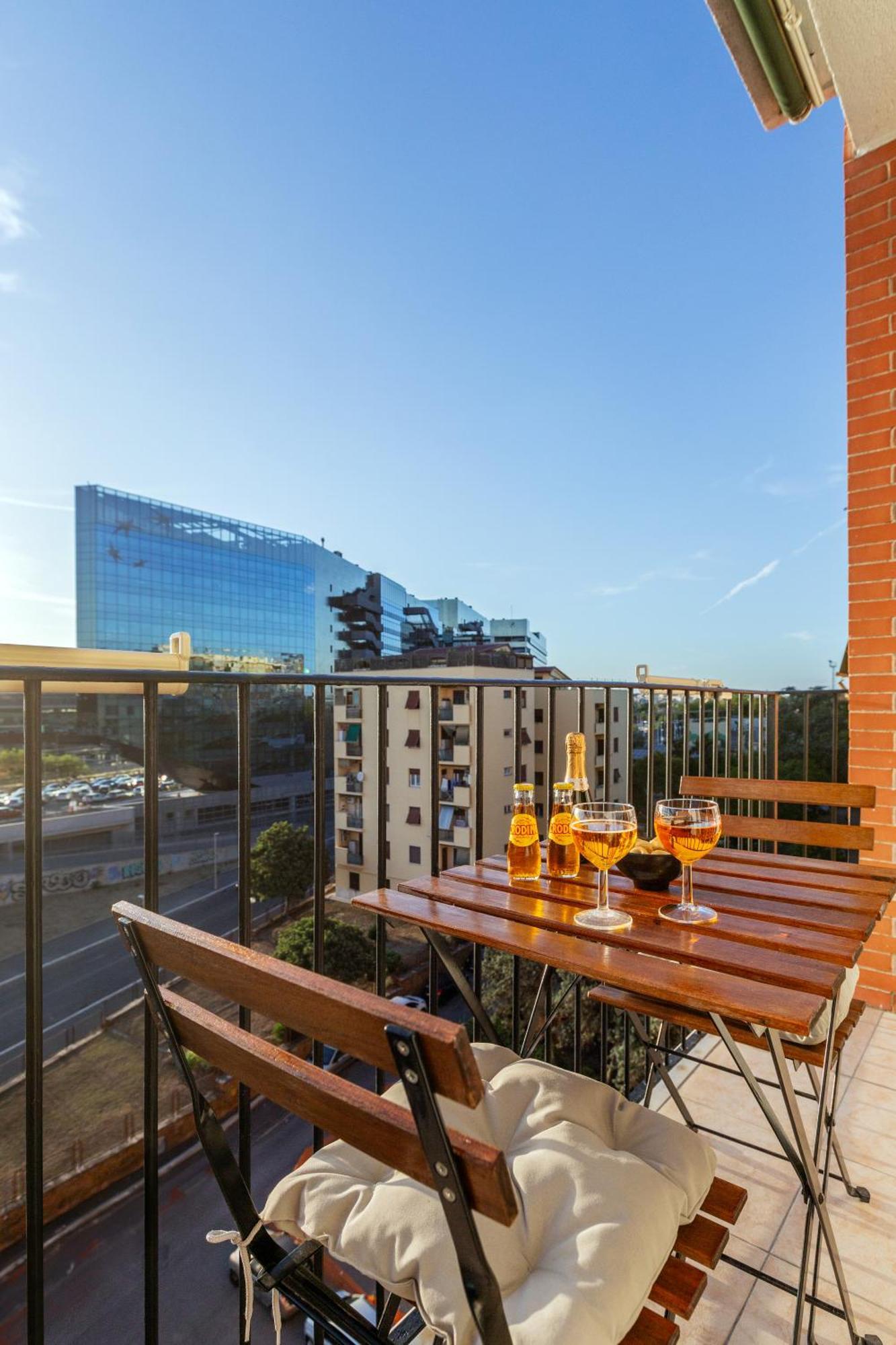 Stylish & Cozy - 5 Star Location- Balcony - City View โรม ภายนอก รูปภาพ